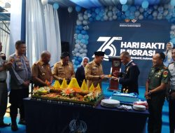 HUT ke 76 Kantor Imigrasi Kelas II Non TPI Kalianda Lampung Selatan Ditandai Pemotongan Tumpeng