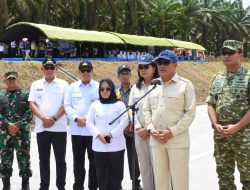 ​Saksikan Sejarah Baru Pertahanan RI, Wabup Nadirsyah Hadiri Pendaratan Darurat Super Tucano dan F-16 di Jalan Tol