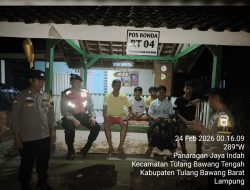 Personil Polsek Tulang Bawang Tengah, Gelar Patroli Siskamling Dini Hari Guna Cegah Gangguan Kamtibmas di Bulan Ramadhan