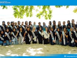 Zita Anjani Ajak Finalis Muli Mekhanai Bersih Pantai Semukuk, Titip Misi Jaga Lingkungan