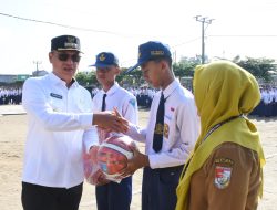 Tingkatkan Disiplin Siswa, Bupati Tubaba Pimpin Upacara “Forkopimda Masuk Sekolah” di SMPN 6