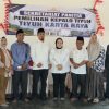Dedi Sopyan Resmi Mendaftar Calon Kepalo Tiyuh Karta Raya, Diantar Ratusan Warga Pendukung
