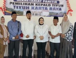 Dedi Sopyan Resmi Mendaftar Calon Kepalo Tiyuh Karta Raya, Diantar Ratusan Warga Pendukung